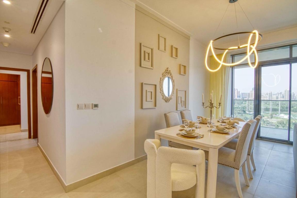 The Smart Concierge - Vida The Hills * Dubai
